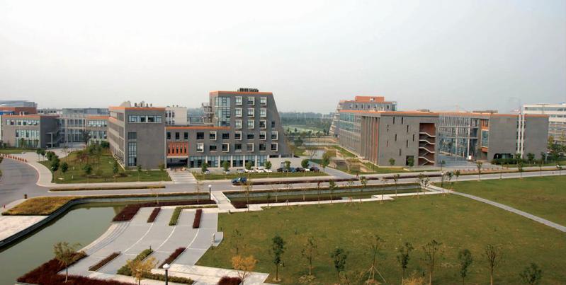 2004年，动工建设苏州大学独墅湖新校区